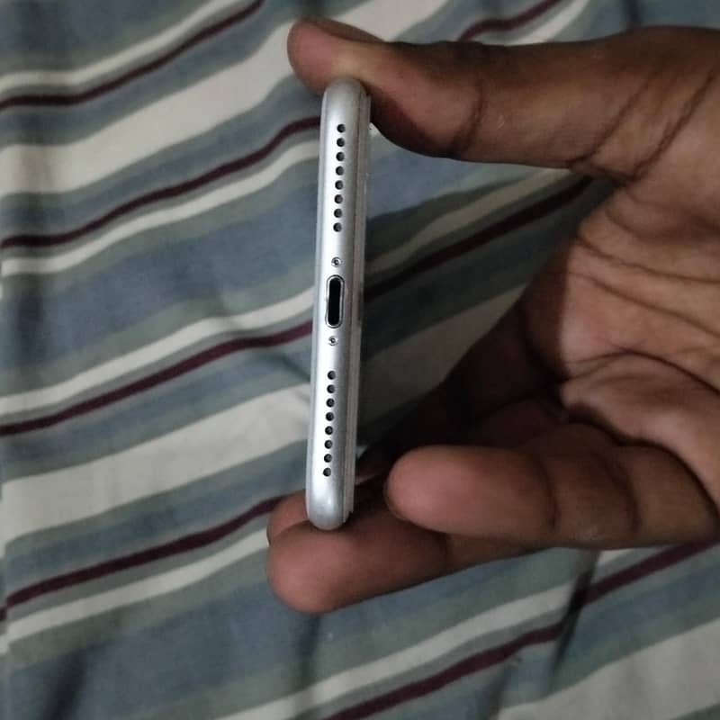 Apple iPhone 7 Plus 7