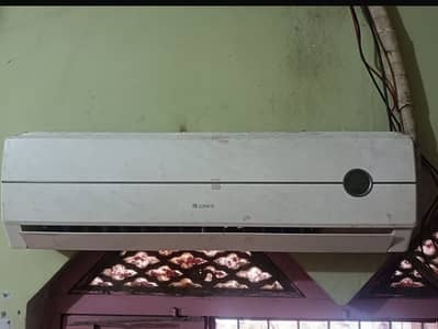 Gree 1 ton non inverter split Ac