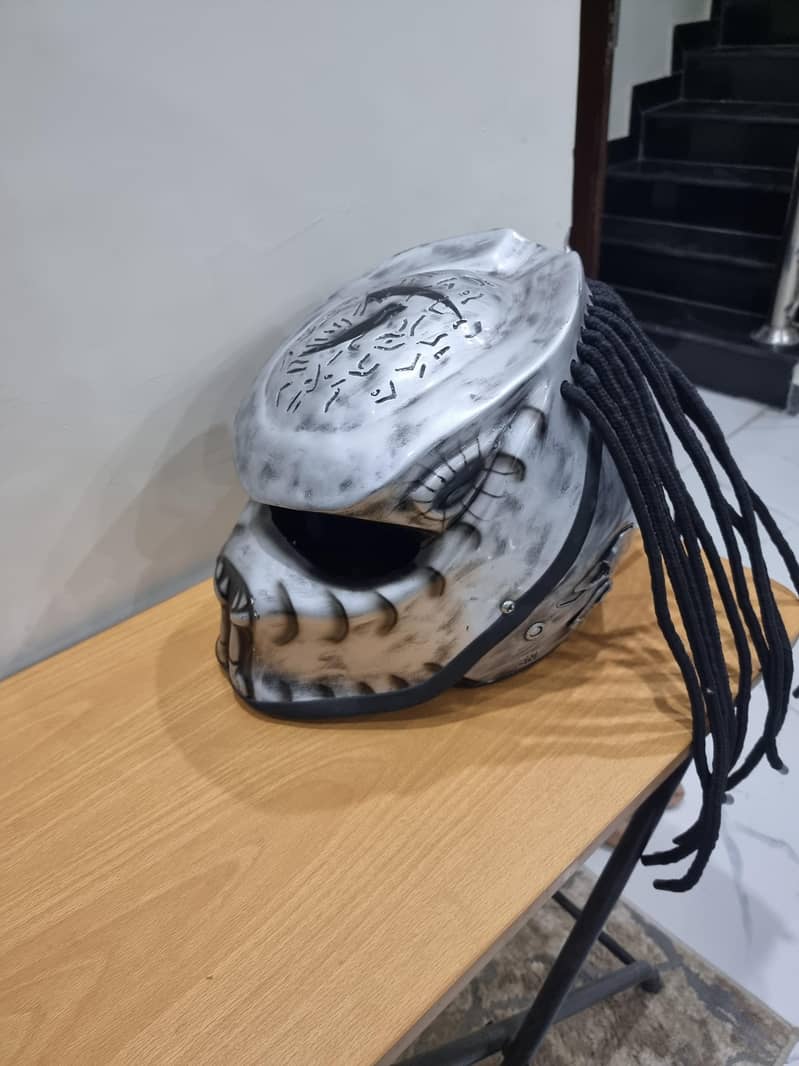 predator helmet 3