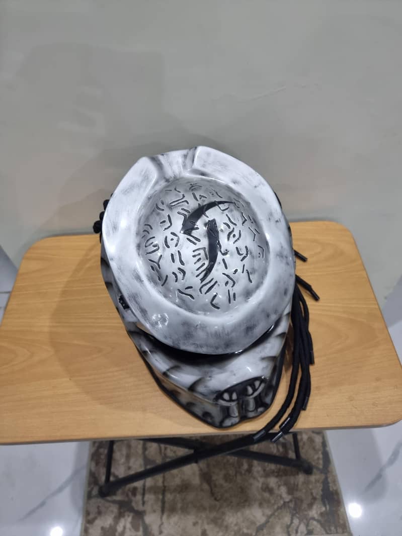 predator helmet 6