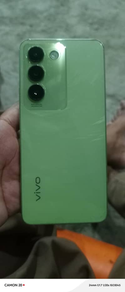 Vivo Y100 with box charger totl orignl all ok 8gb 256gb urjnt sale