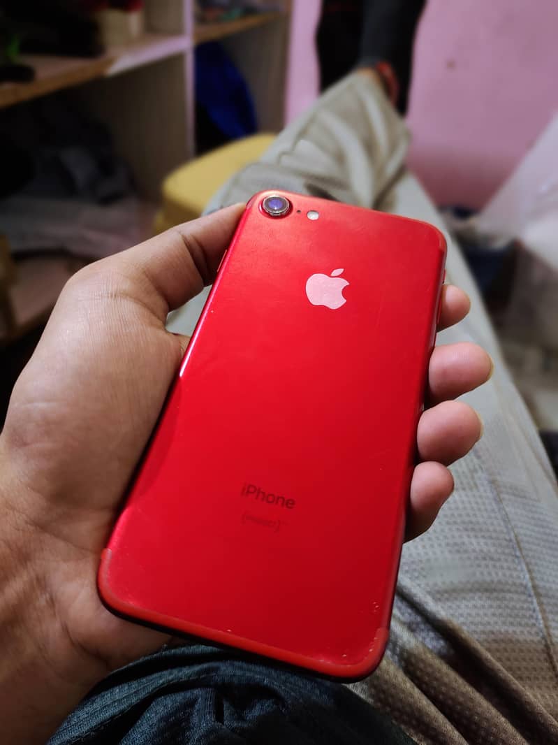 Apple iPhone 7 1