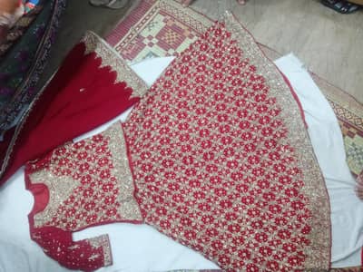 pese ki zaroort h as liye sall kar Raha ho
