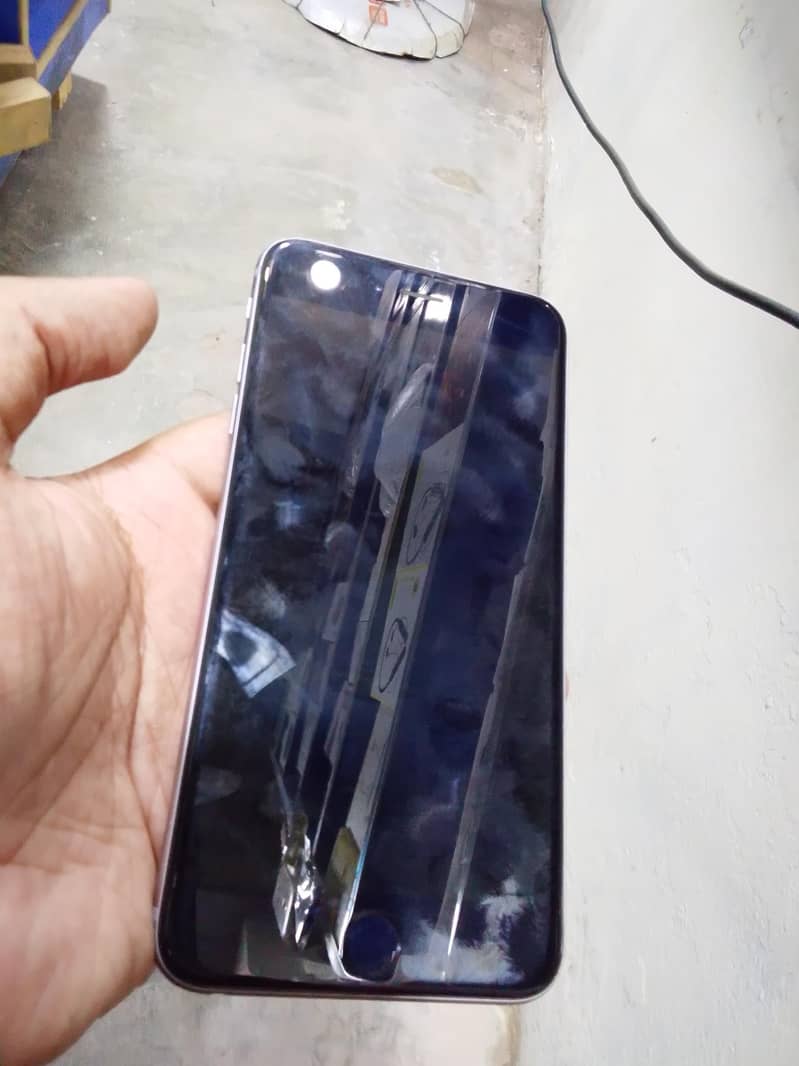 Apple iPhone 6 Plus 1