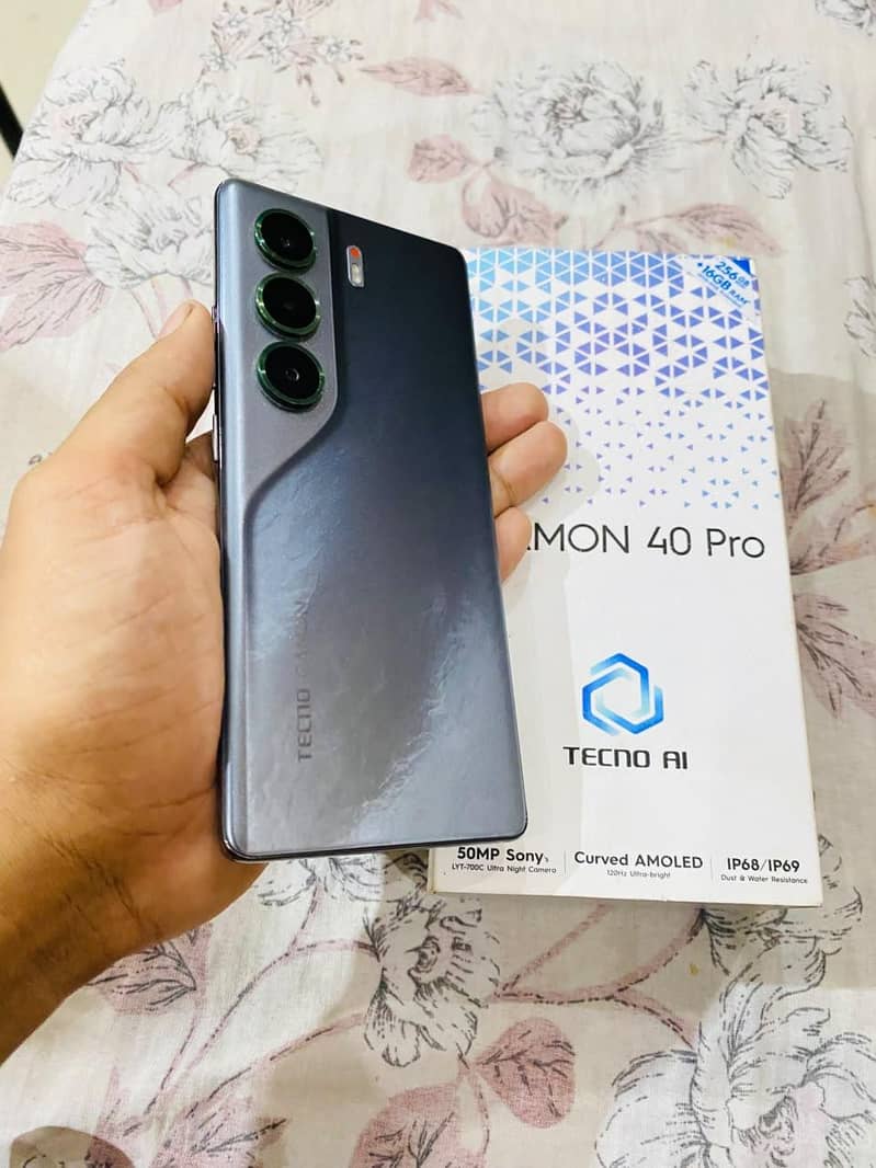 Tecno CAMON 40 Pro 1