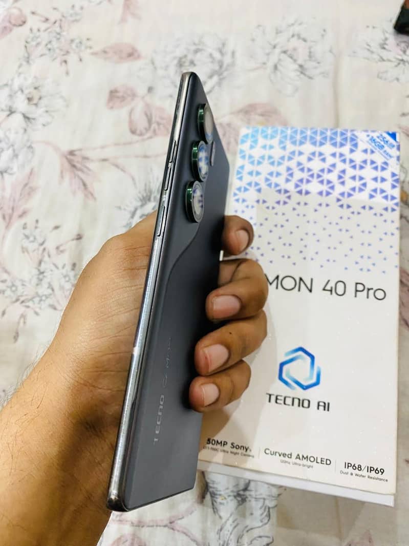 Tecno CAMON 40 Pro 4