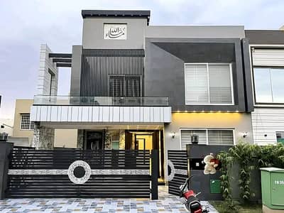 10 Marla Luxury Upper Portion is Available for Rent in Bahria Town Lahore