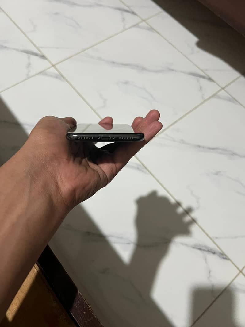 Apple iPhone X 6