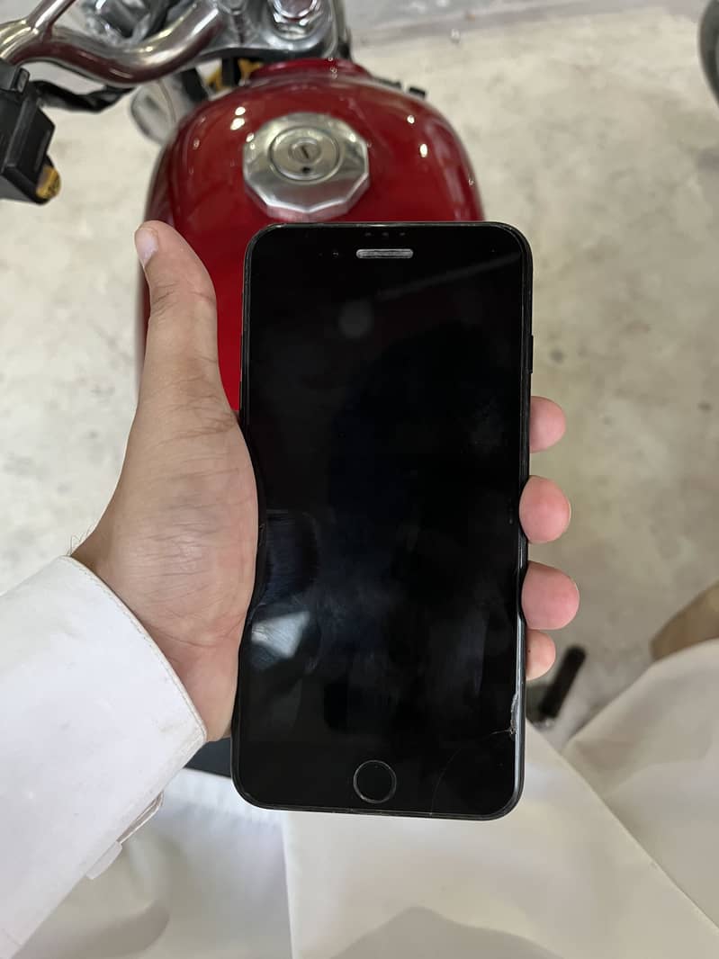 Apple iPhone 7 Plus 1