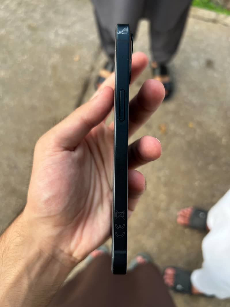 Apple iPhone 13 1