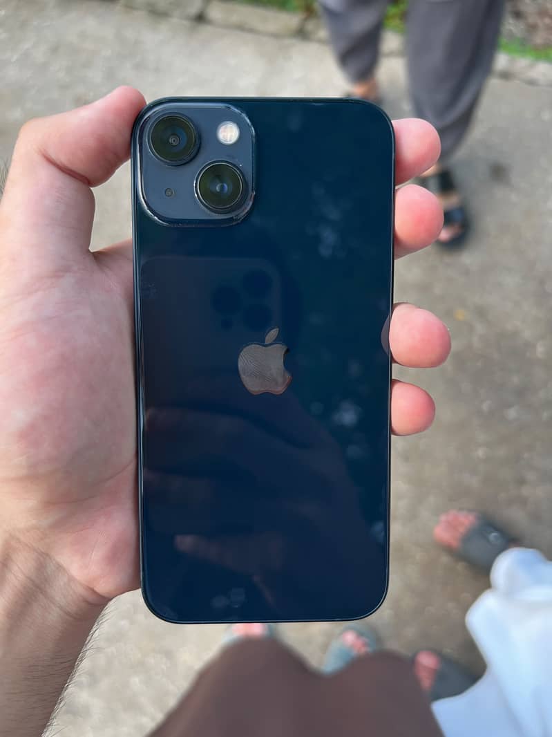 Apple iPhone 13 2
