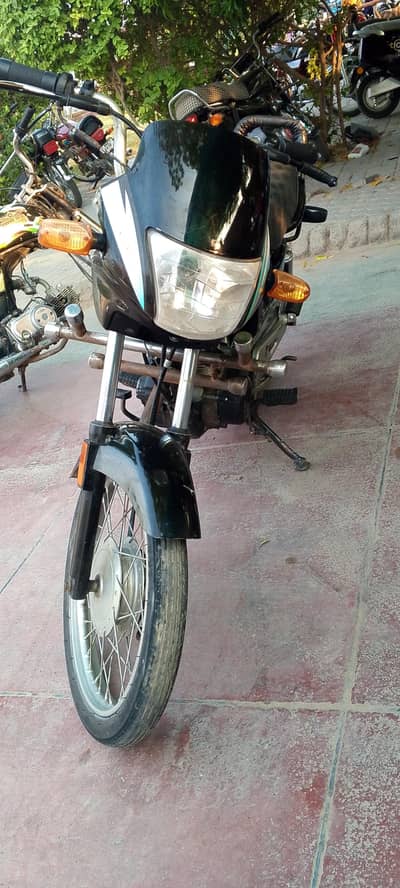 5 Gear Honda 125 Deluxe Engine OK body painted