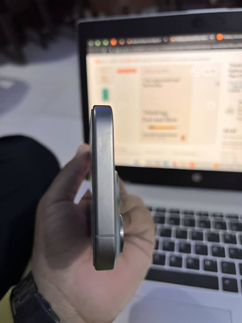 Apple iPhone 15 Pro 2