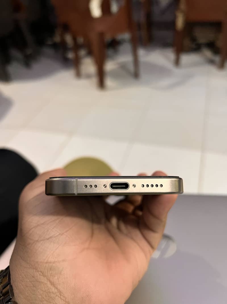 Apple iPhone 15 Pro 7