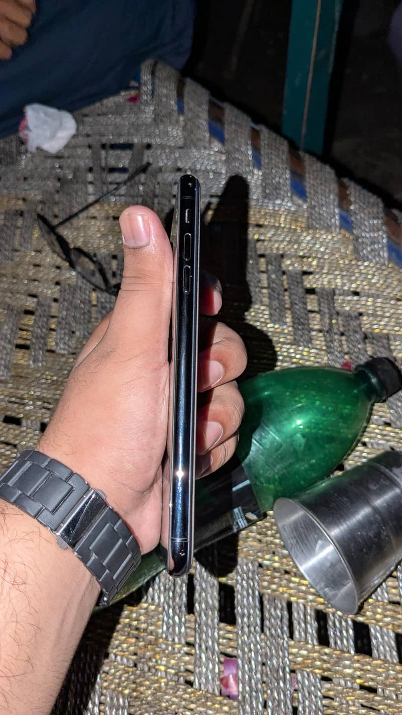 Apple iPhone XS Max 2