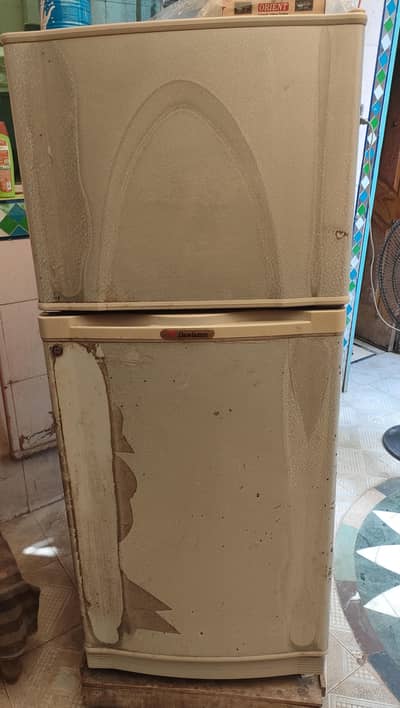 Dawlance medium size fridge