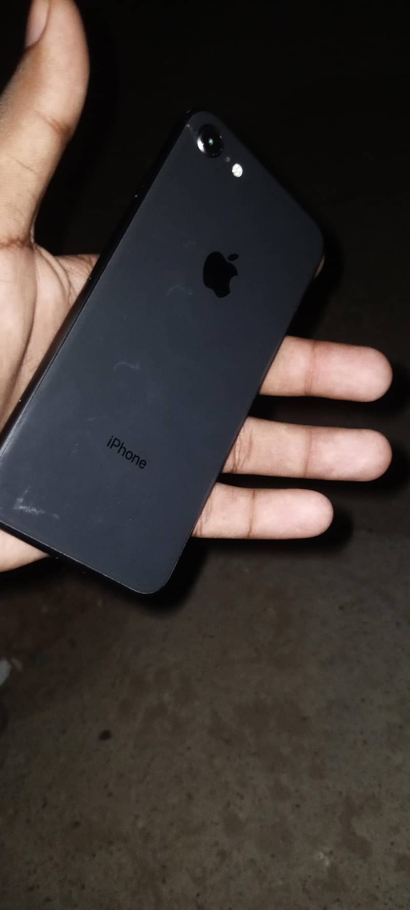 Apple iPhone 8 4