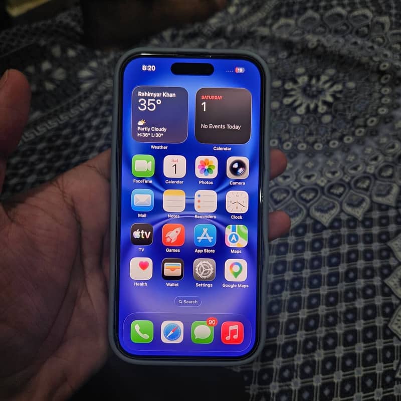 Apple iPhone 16 4