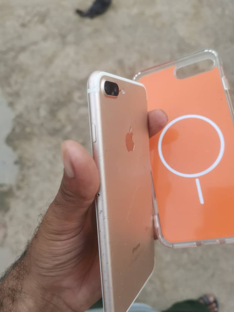 Apple iPhone 7 Plus 4