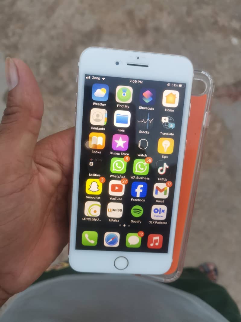 Apple iPhone 7 Plus 5