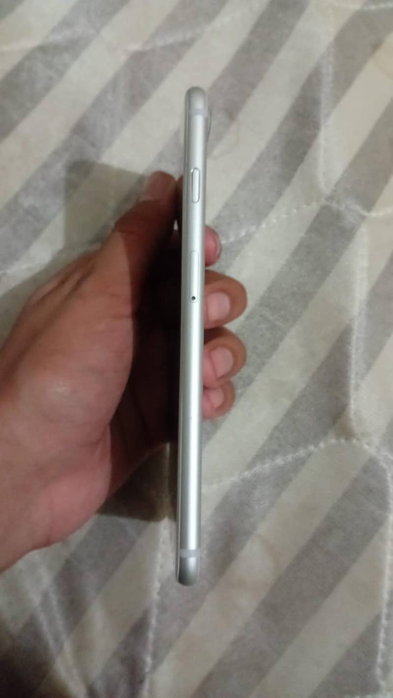 Apple iPhone 7 Plus 2