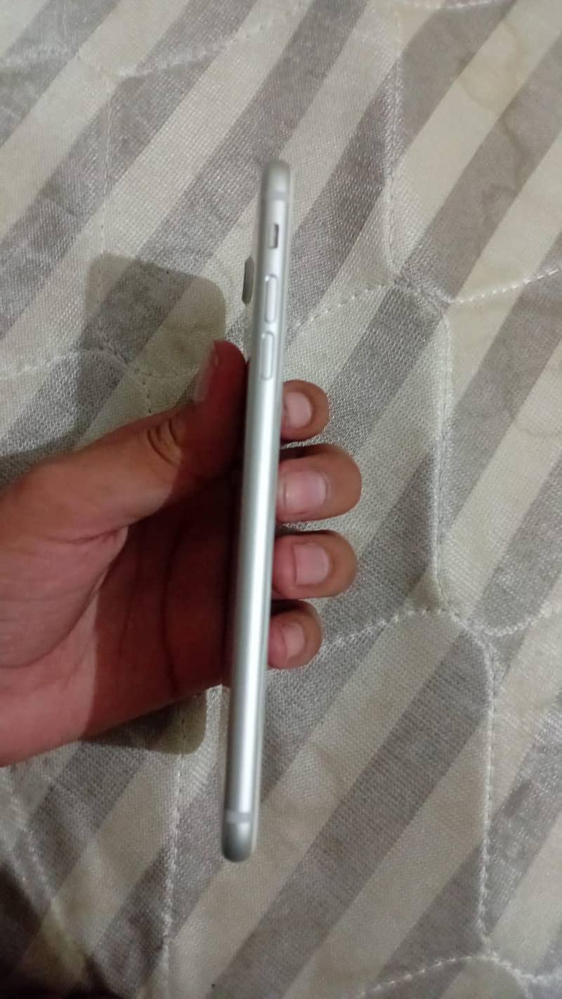 Apple iPhone 7 Plus 3