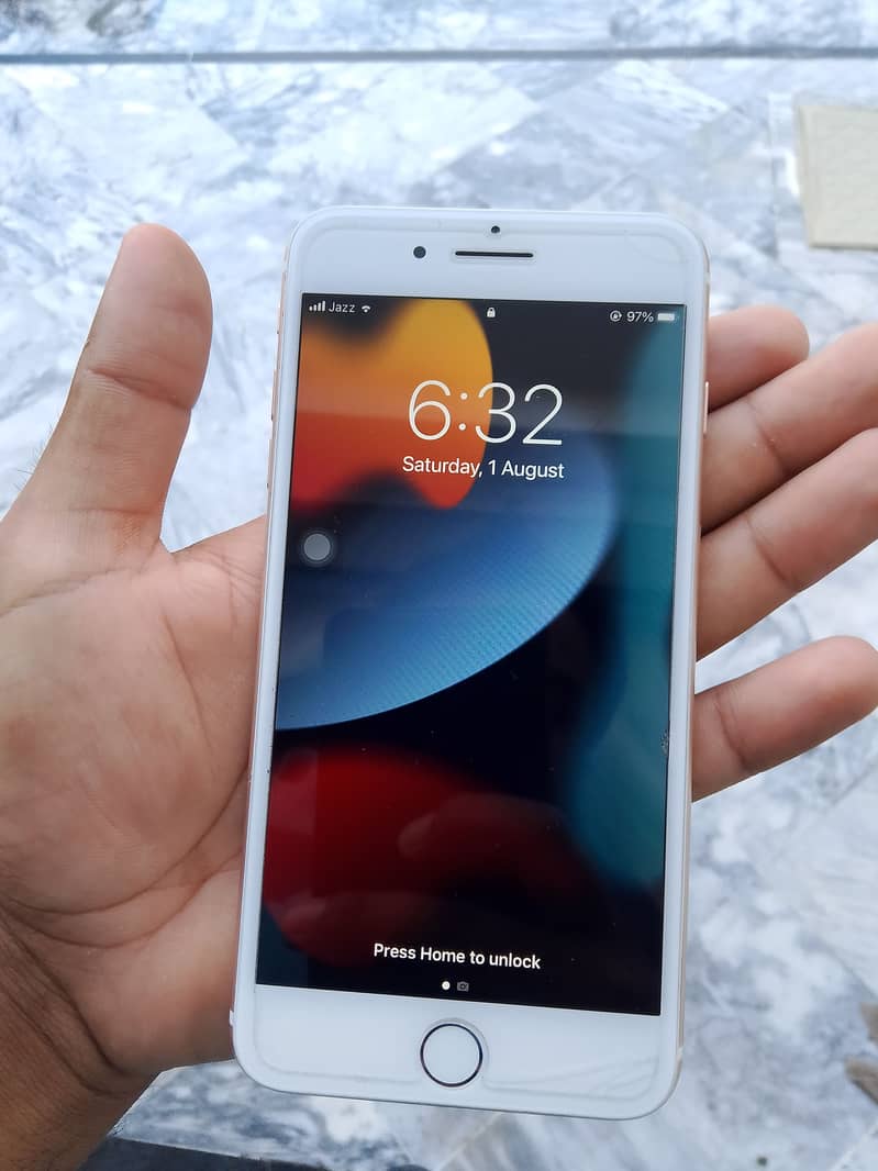 Apple iPhone 7 Plus 1