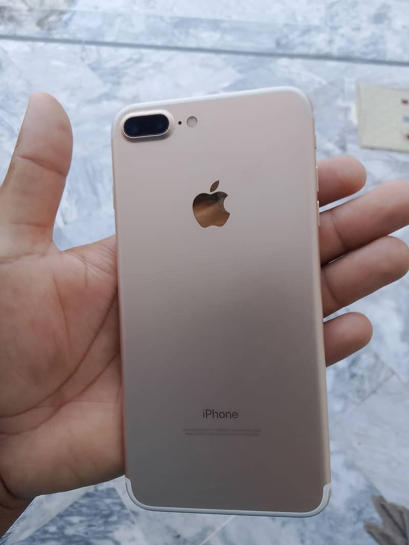 Apple iPhone 7 Plus 3