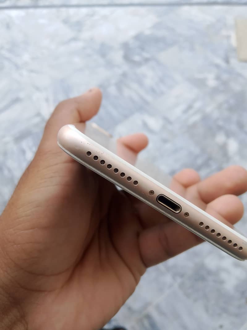 Apple iPhone 7 Plus 4