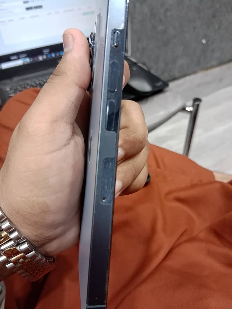 Apple iPhone 13 PRO 2