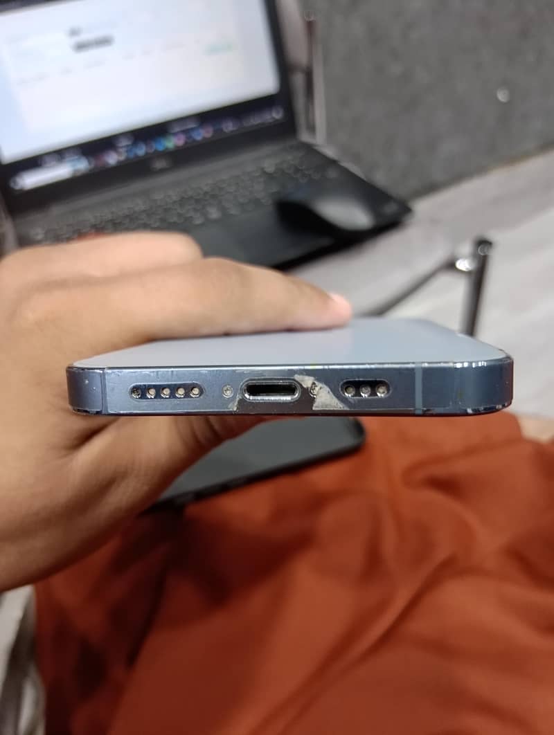 Apple iPhone 13 PRO 4