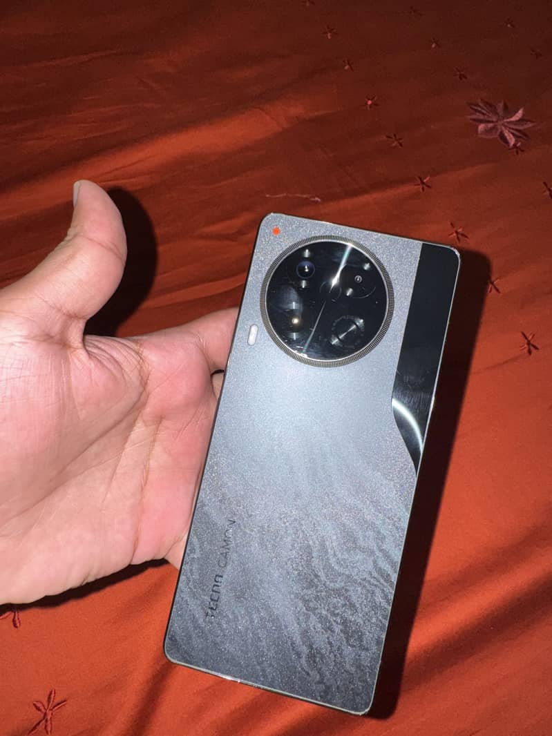 Tecno CAMON 30 1