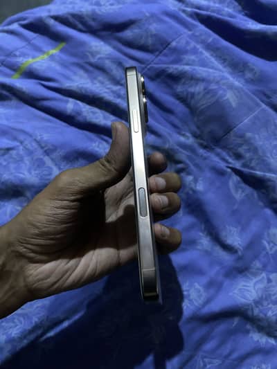 iphone 16 pro max 10/10 condition