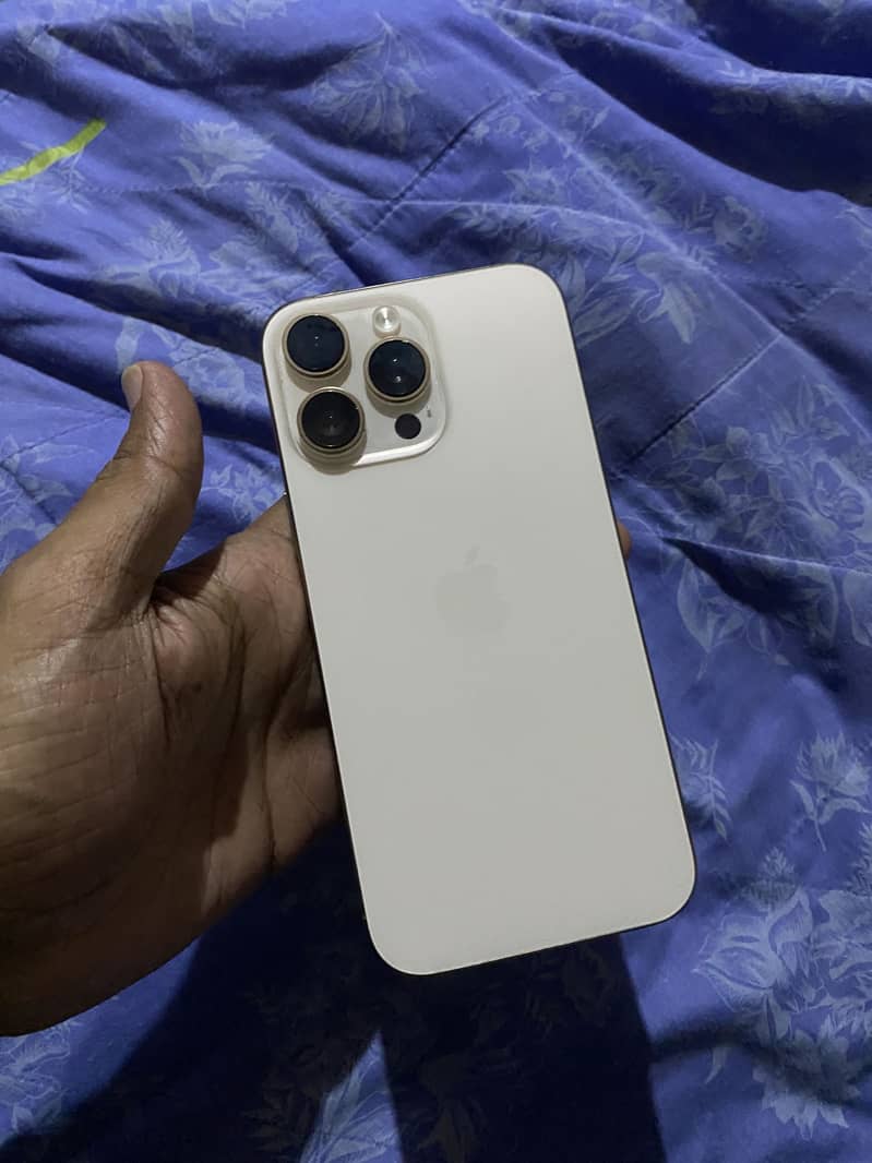 iphone 16 pro max 10/10 condition 3