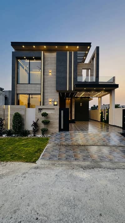 10-Marla Ultra Luxury Modren House For Sale In Sector F Bahria Town Lahore.
