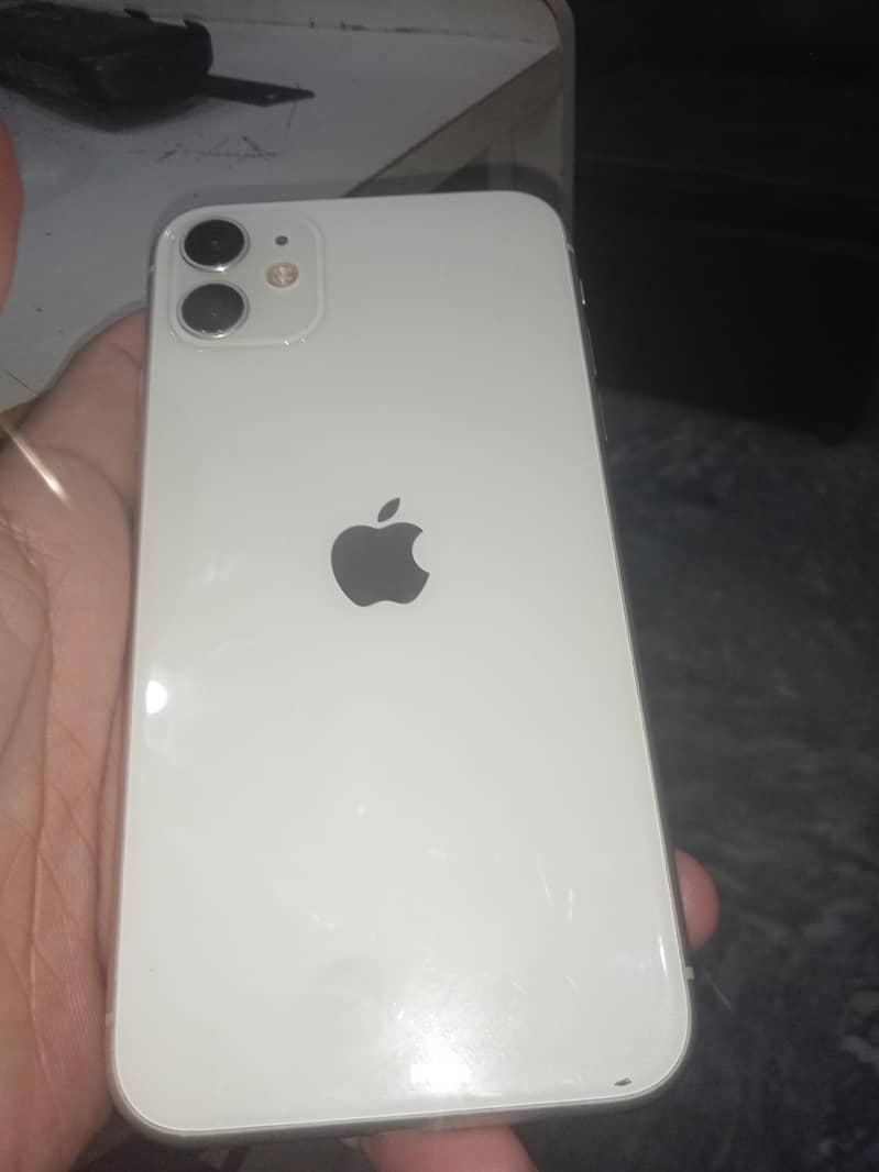 Apple iPhone 11 4