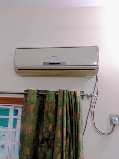 haier 1ton split AC good working condition