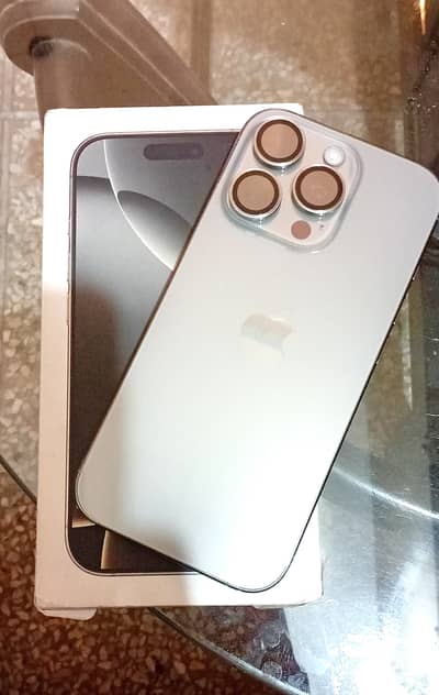 Apple iPhone 16 Pro jv