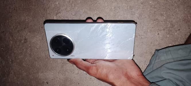 Tecno CAMON 30