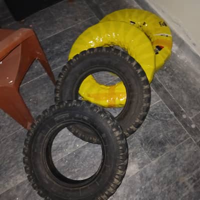 loder ricksha tire