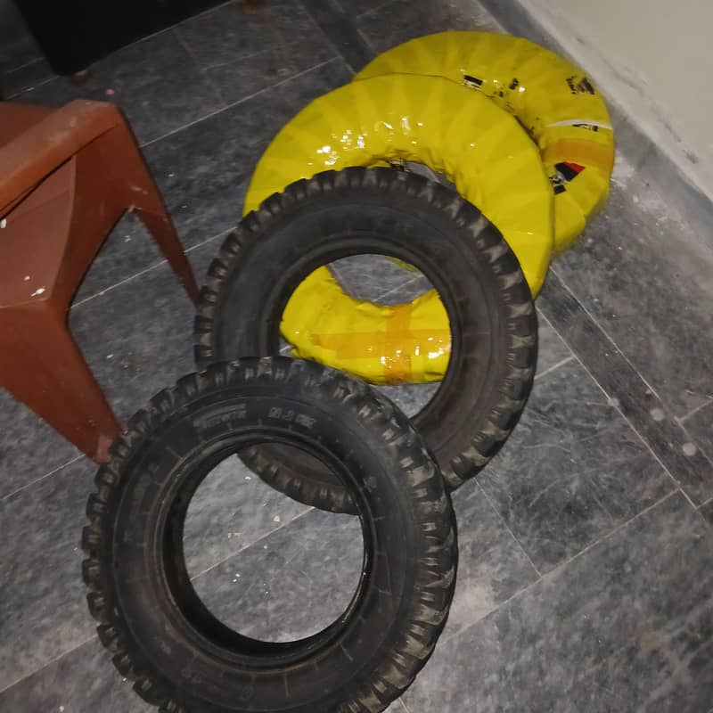 loder ricksha tire 0