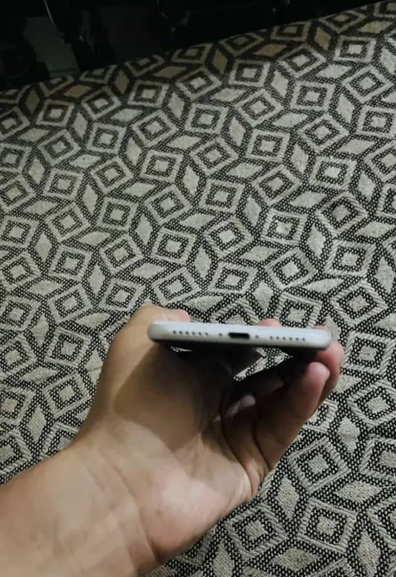 Apple iPhone SE 4