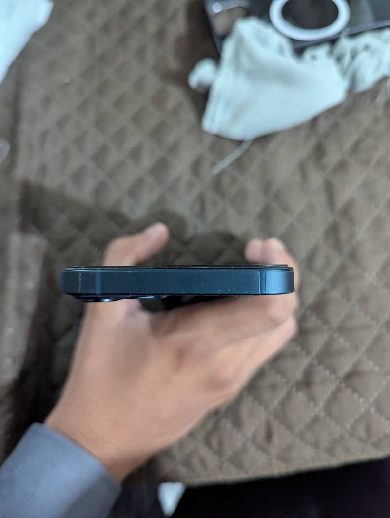 iPhone 13 2