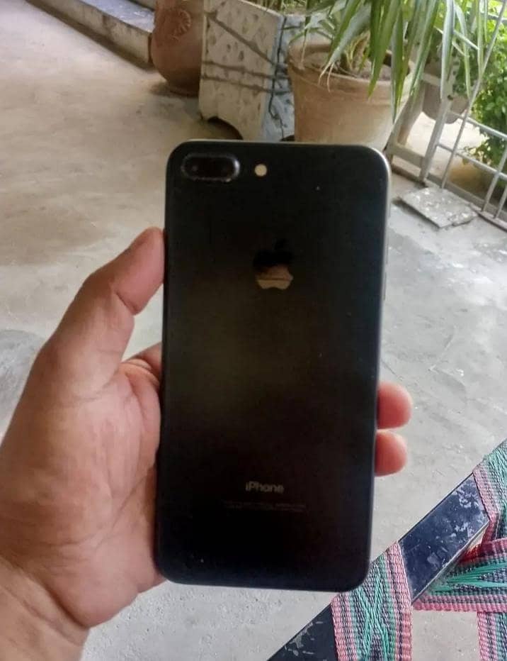 Apple iPhone 7 Plus 0