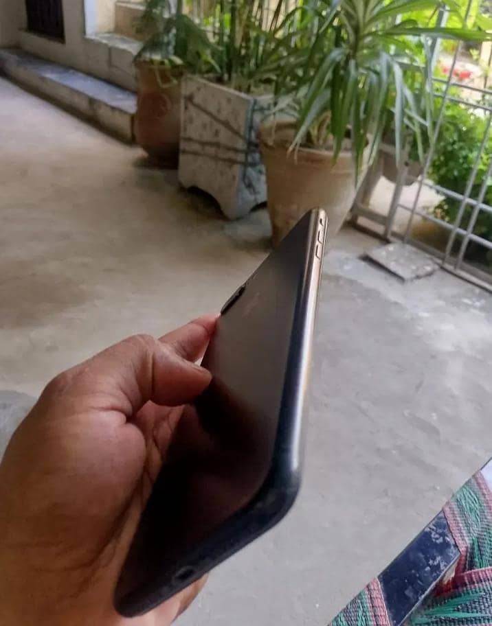 Apple iPhone 7 Plus 3