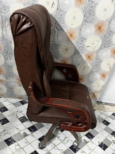 Revolving chair for sale