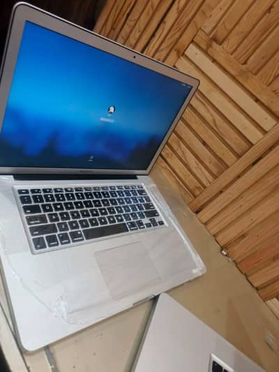 MacBook 2011 8gb 320Hard