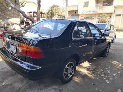 Nissan Sunny 2000