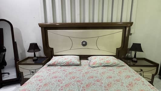 2.5 years old deco painted bed set for sale