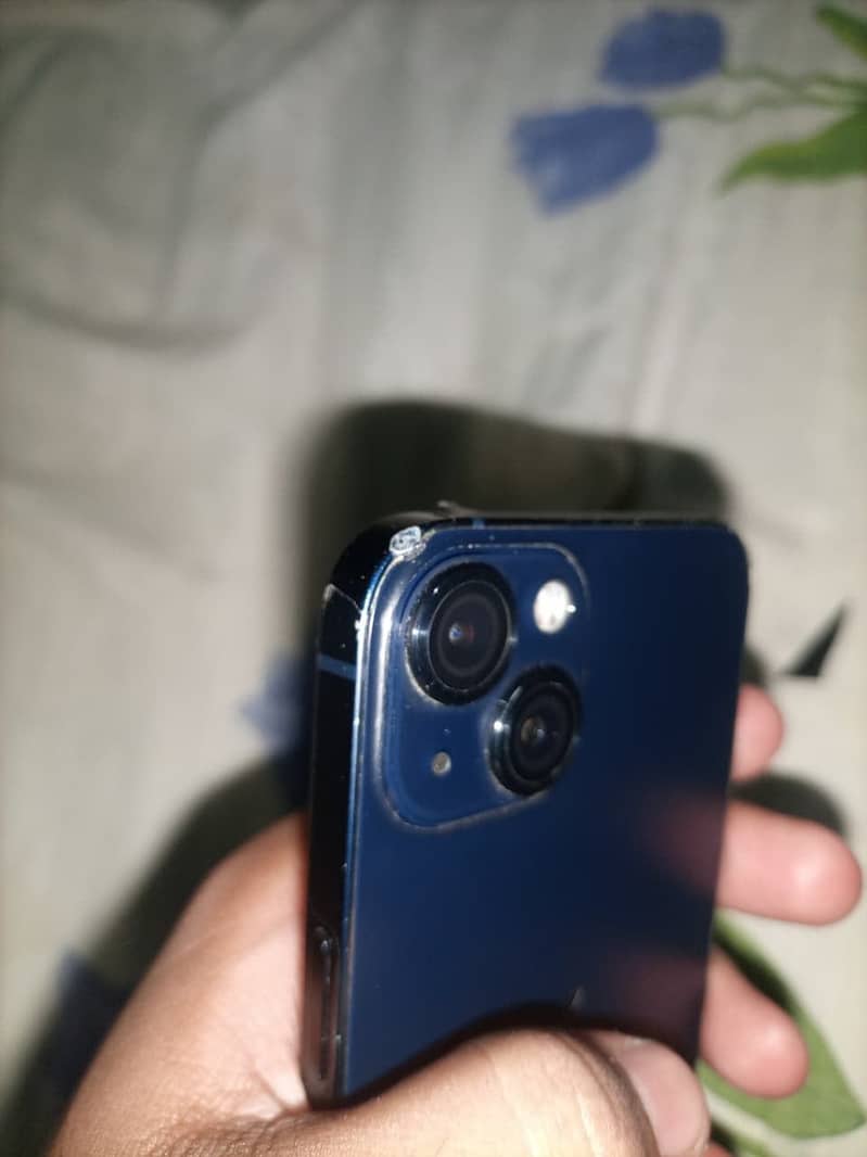 Apple iPhone 13 2